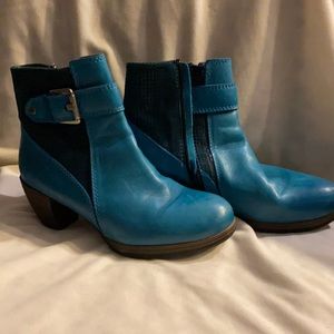 Wolky Sz 40 Turquoise Leather Ankle Booties